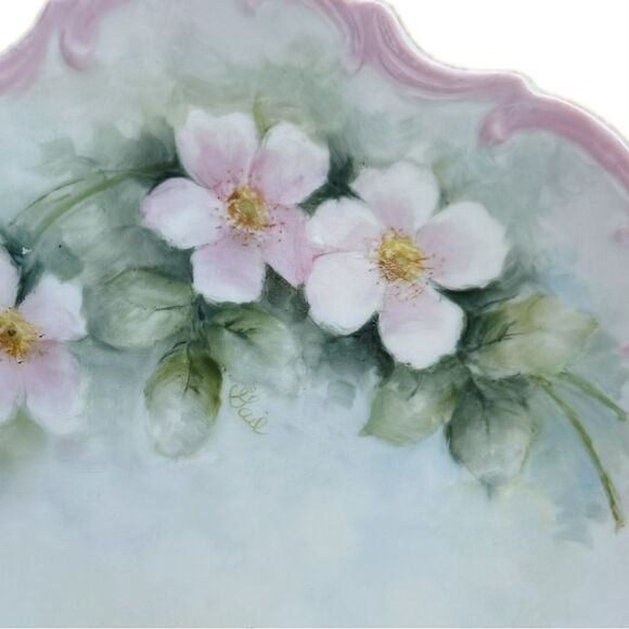 Vintage Hand-Painted Floral Plate | Elegant
Collectible - Picture 2 of 5